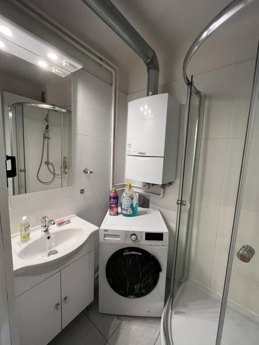 וינה *Luxurious And Spacious Family Apartment* מראה חיצוני תמונה